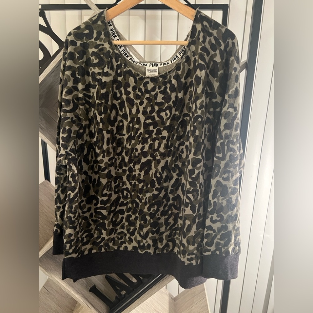 NWT PINK Victoria's Secret Camouflage Off the shoulder Long Sleeve Top